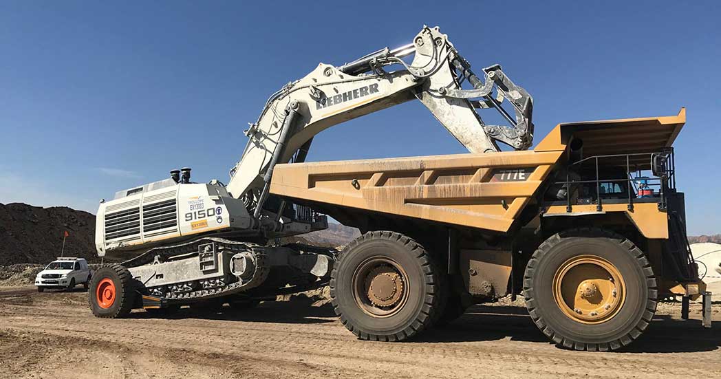 moving-excavators-in-mines
